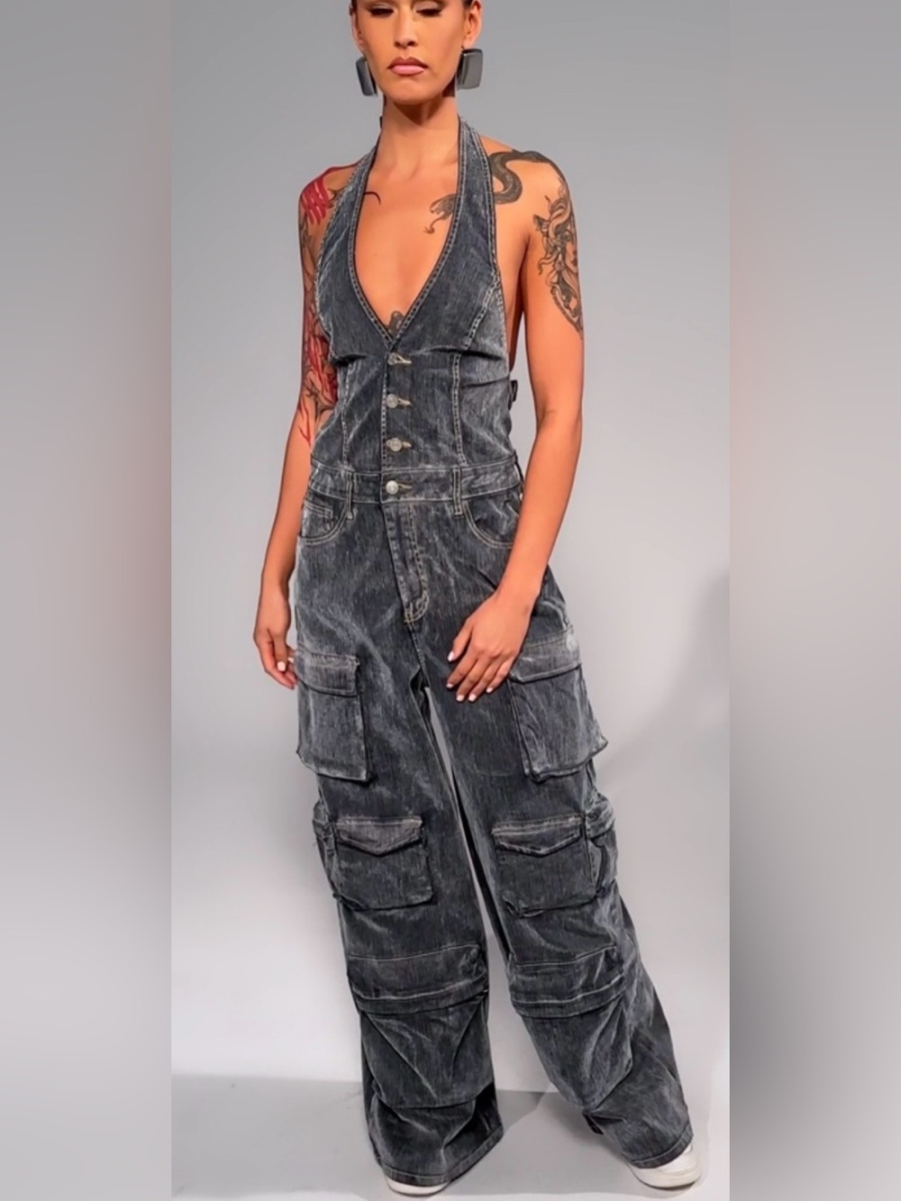 NWT AKIRA Gray Washed Denim halter Cargo Jumpsuit size XL - Picture 2 of 7
